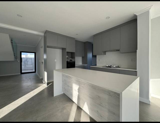 4 BEDROOM HOUSE FOR SALE IN SANDOWN